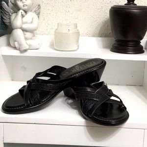 Black sandals for women
